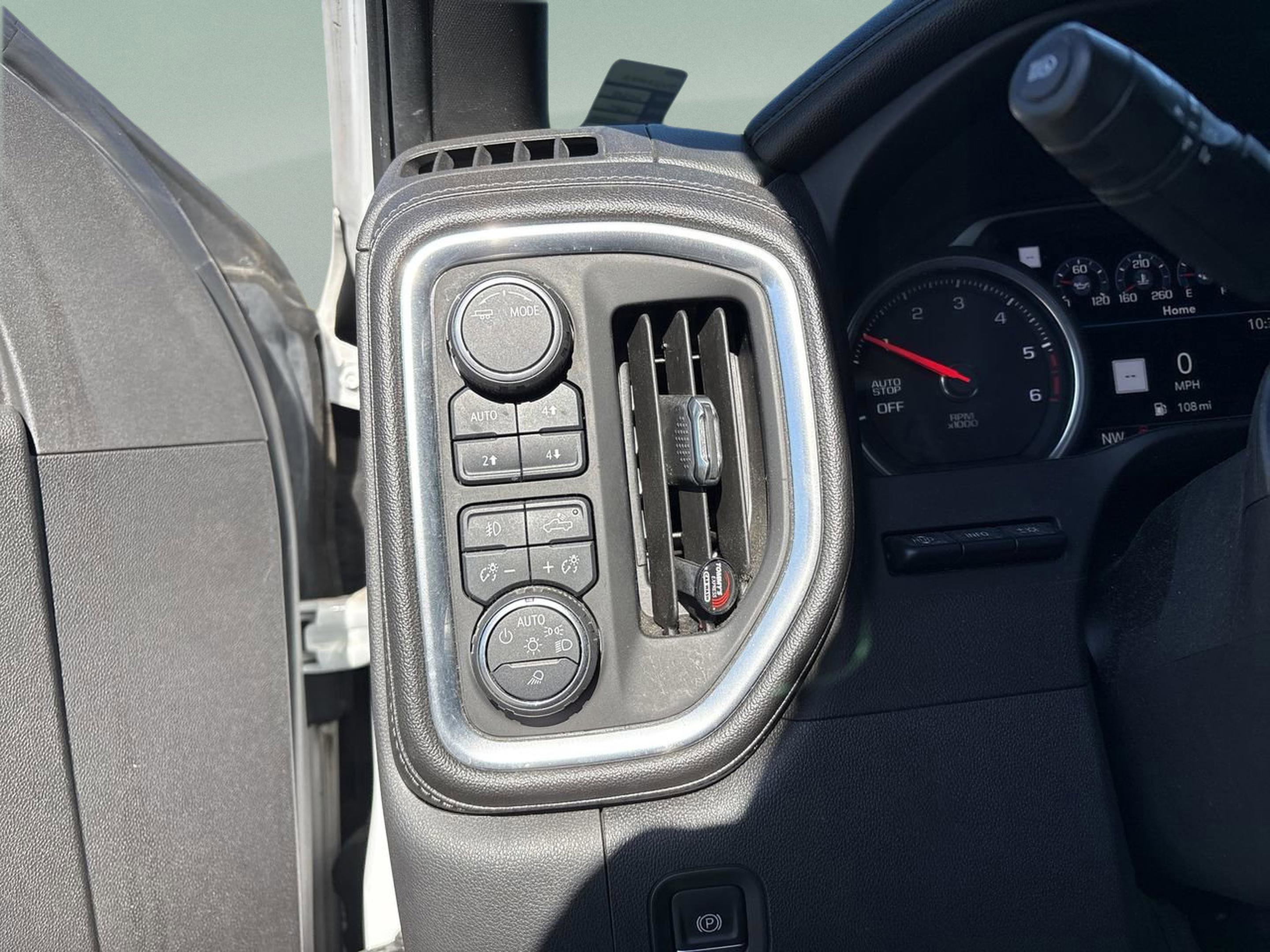 Used 2020 Chevrolet Silverado 1500 High Country w/ Technology Package image 23