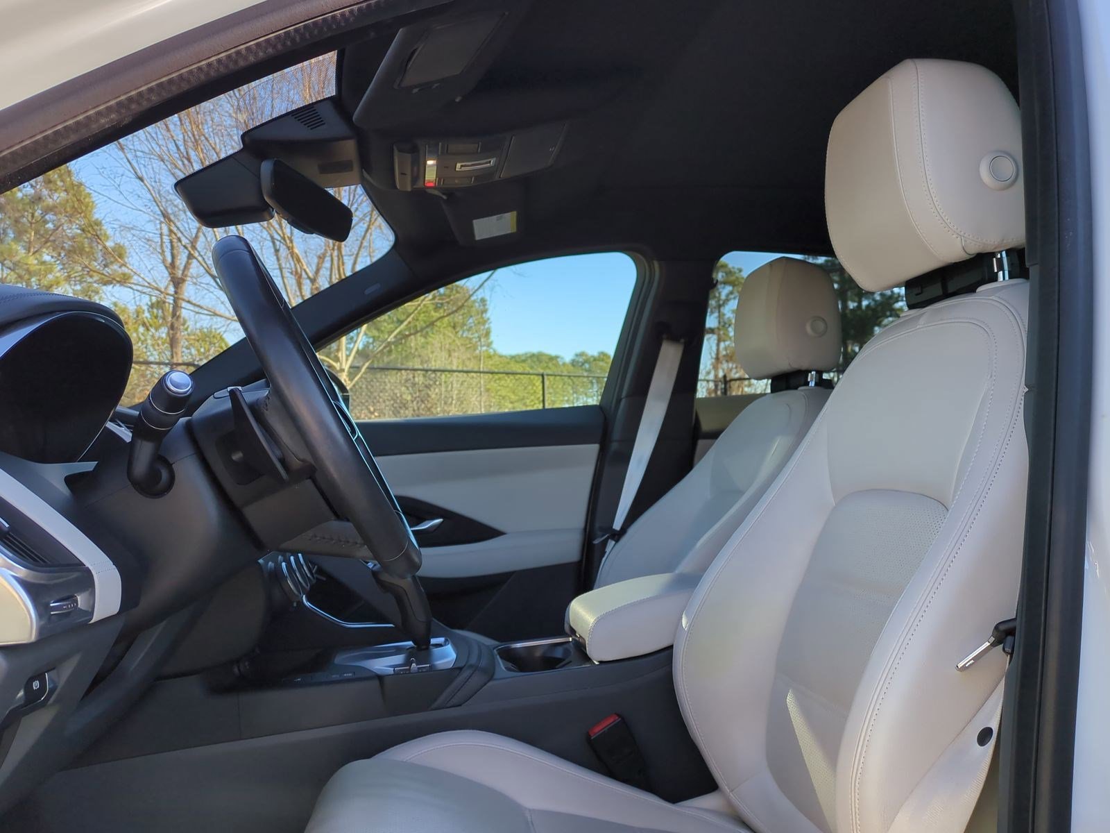 Used 2020 Jaguar E-PACE SE image 16