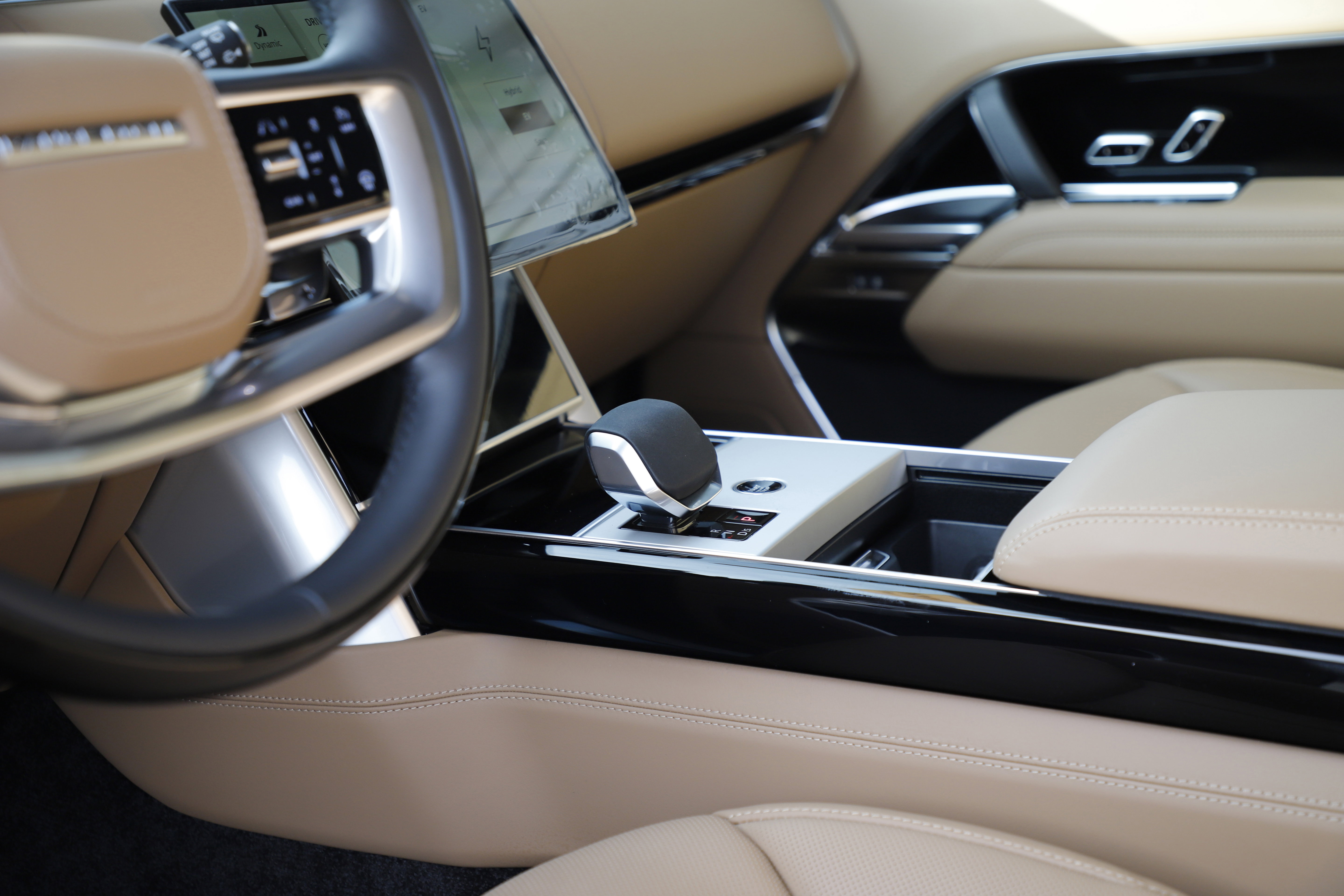 New 2026 Land Rover Range Rover SE image 20