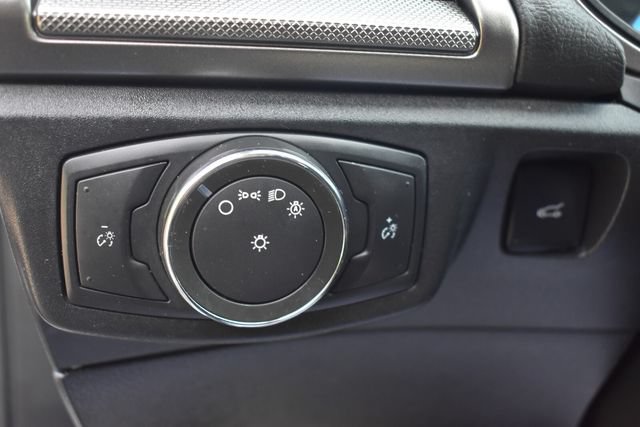 Used 2017 Ford Fusion SE FWD image 22