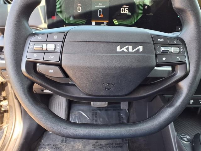 Used 2025 Kia K4 LXS image 13