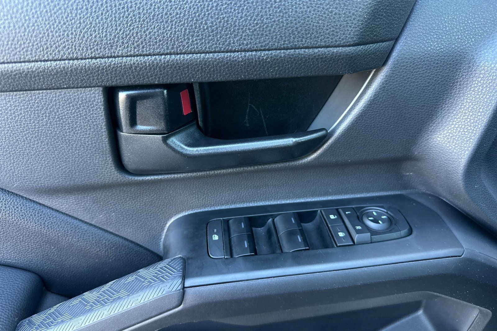 Certified 2025 Toyota Tacoma SR5 image 10