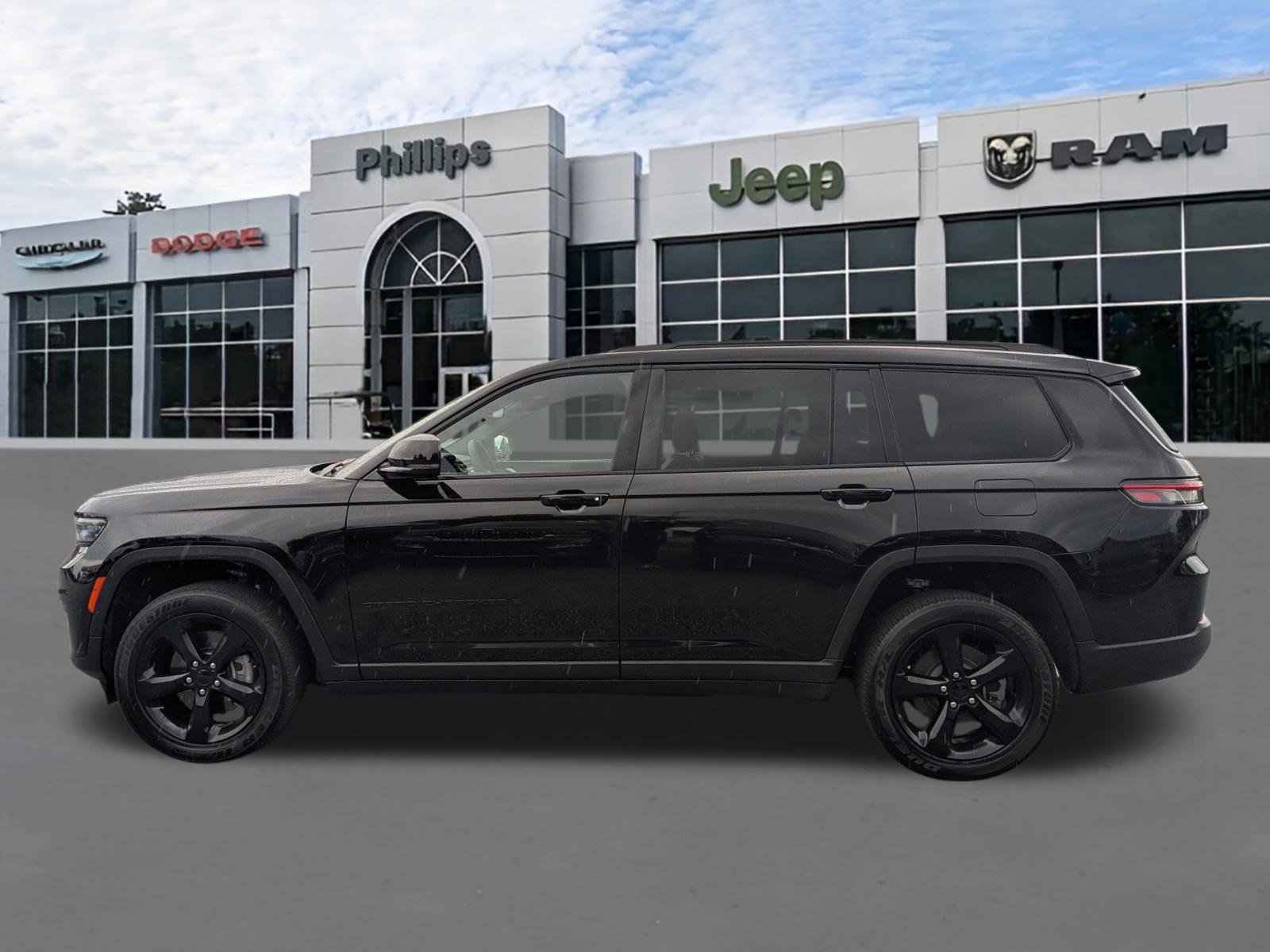 Certified 2024 Jeep Grand Cherokee L Laredo image 6