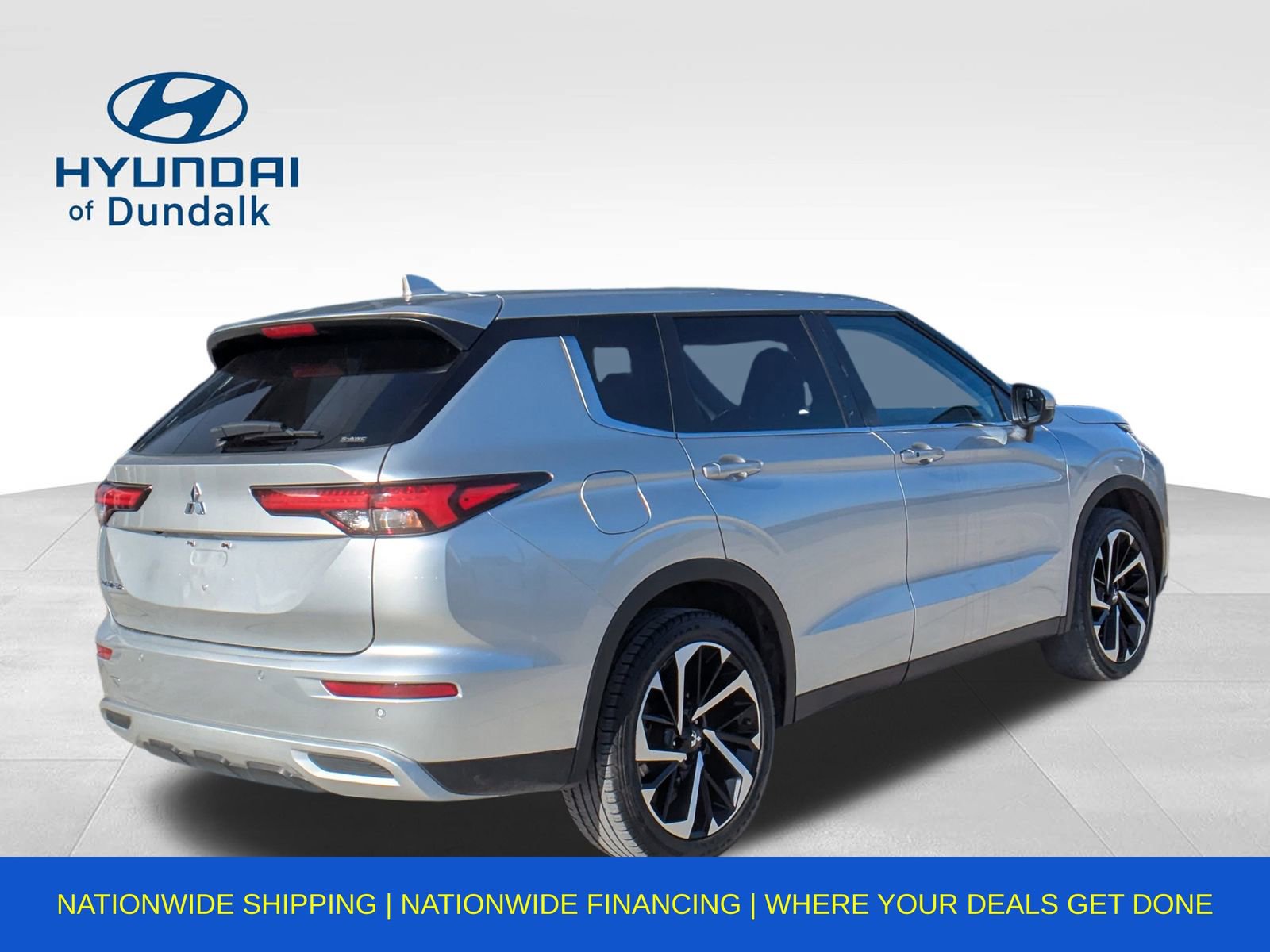 Used 2023 Mitsubishi Outlander SE image 6