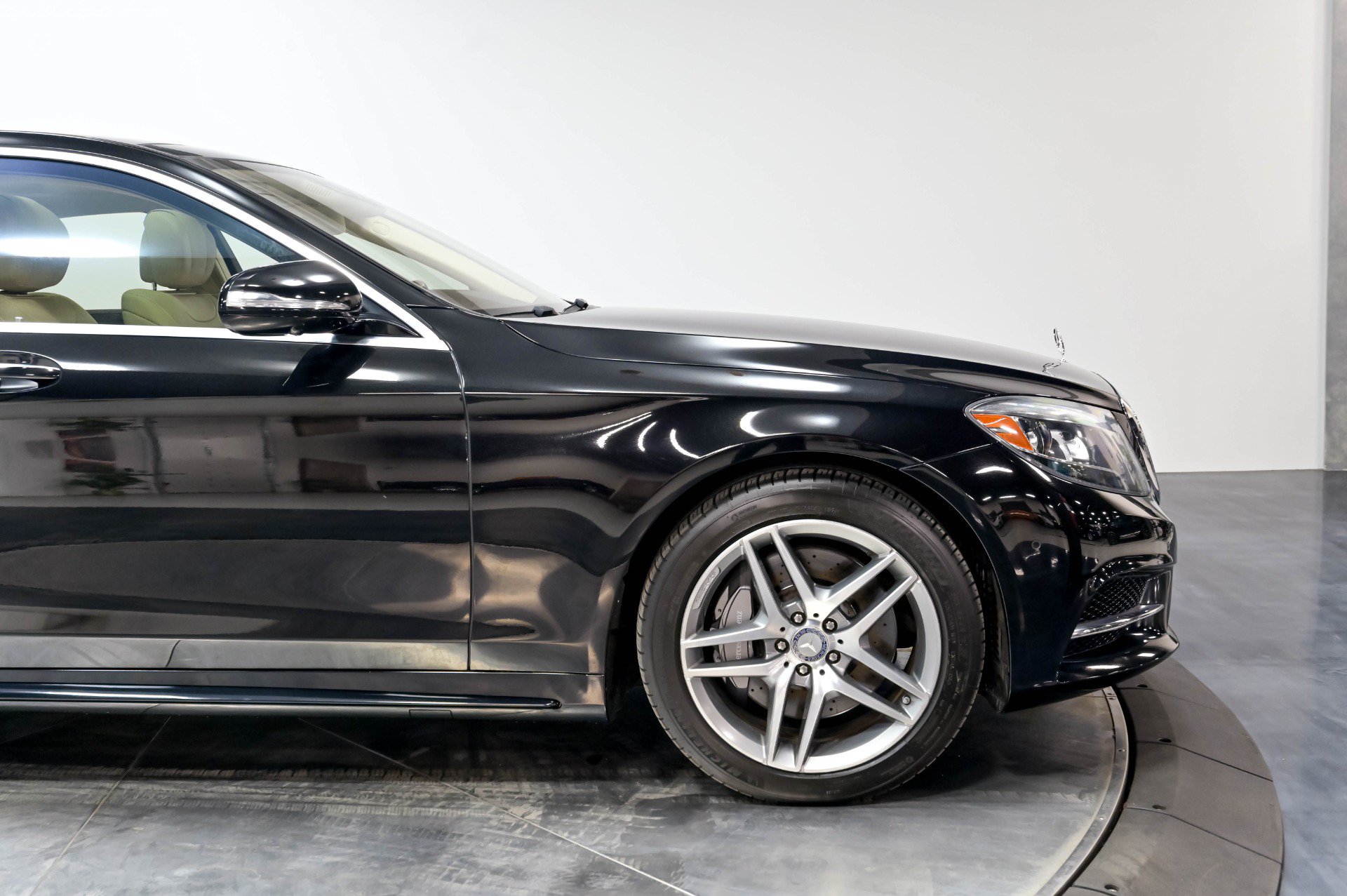 Used 2016 Mercedes-Benz S 550 4MATIC Sedan image 20