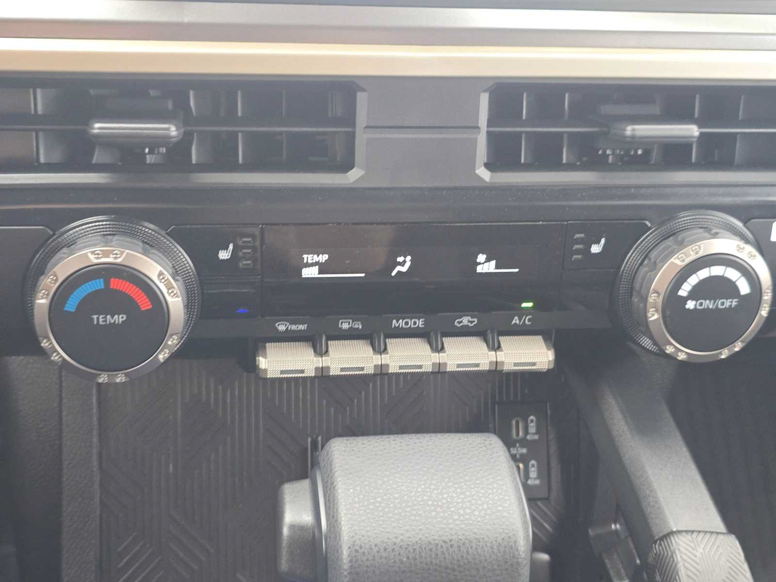 Used 2025 Toyota Tacoma SR5 AWD/4WD image 29