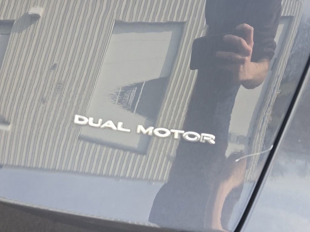 Used 2023 Tesla Model Y Long Range image 7