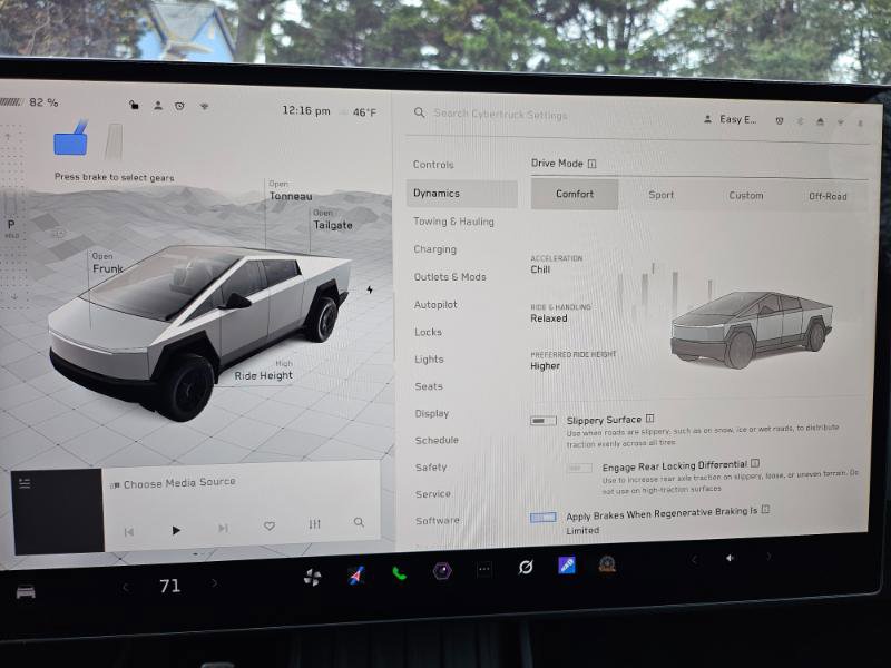 Used 2025 Tesla Cybertruck AWD Crew Cab image 53