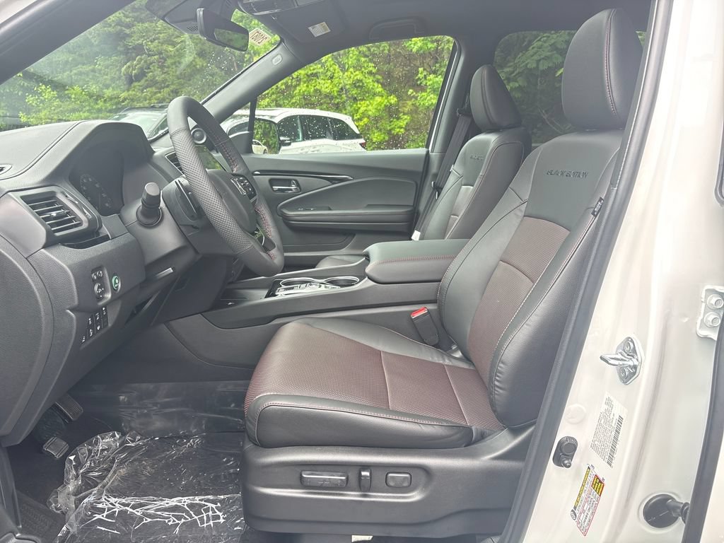 New 2026 Honda Ridgeline Black Edition image 12
