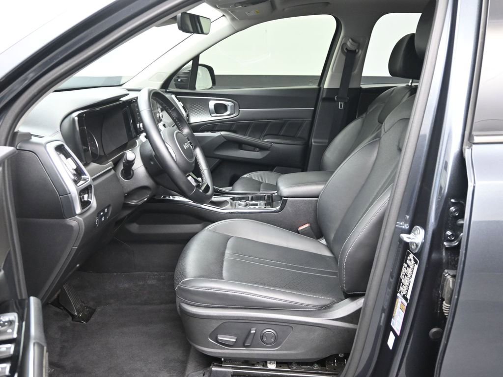 Used 2022 Kia Sorento SX image 9