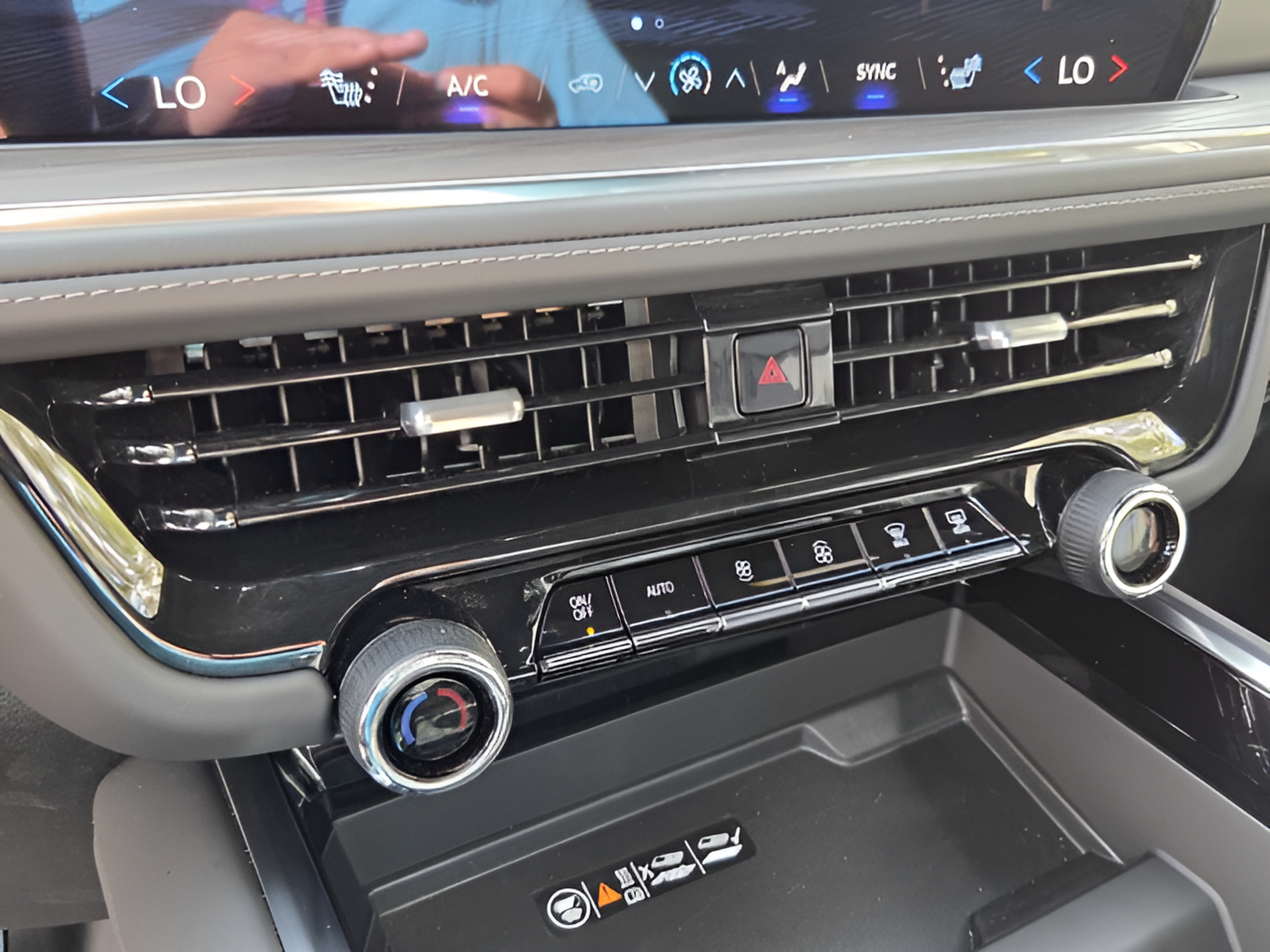 Used 2026 Chevrolet Suburban Z71 AWD/4WD image 20