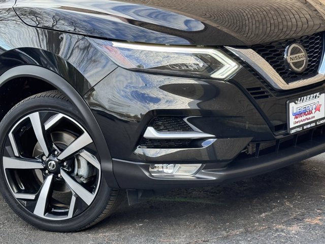 Used 2022 Nissan Rogue Sport SL w/ Premium Package image 3