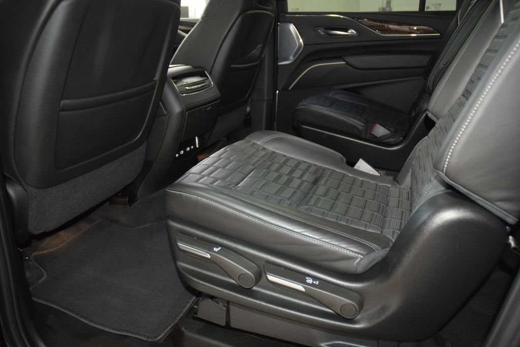 Used 2024 Cadillac Escalade ESV Premium Luxury Platinum AWD/4WD image 35