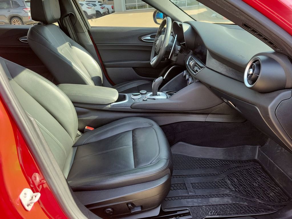 Used 2023 Alfa Romeo Giulia Sprint image 27