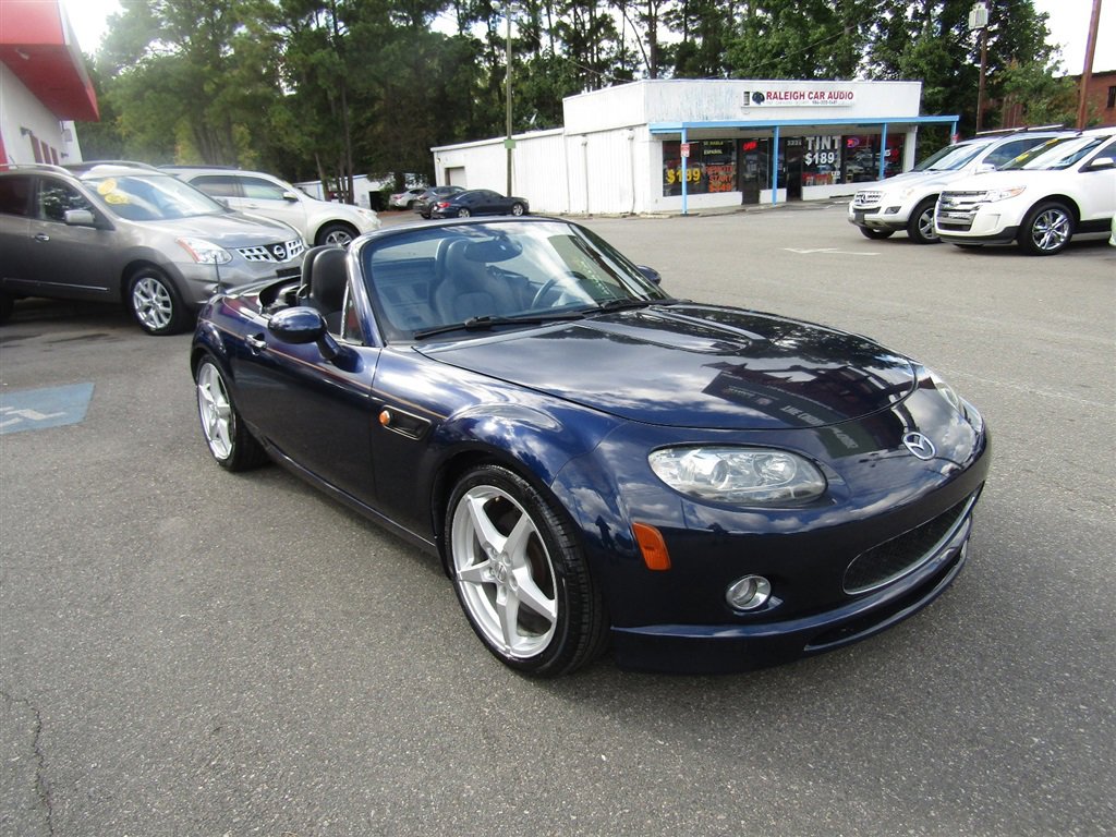 Used 2007 MAZDA MX-5 Miata Touring w/ Interior Trim Pkg image 23