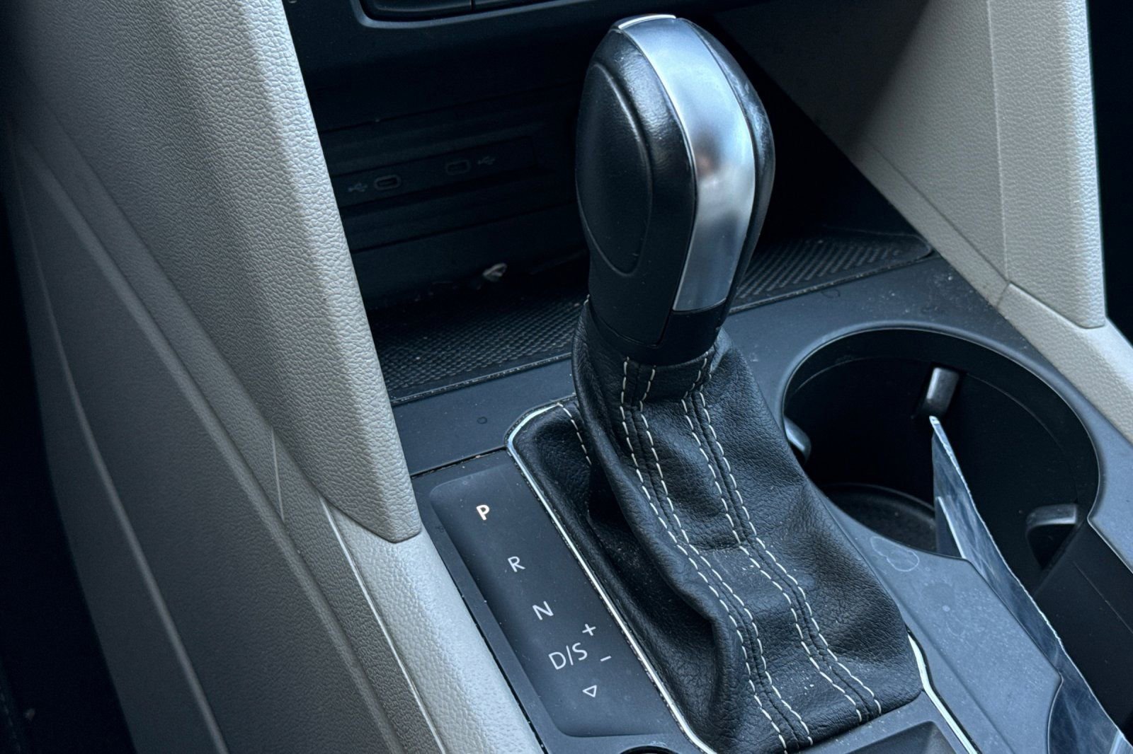 Used 2023 Volkswagen Atlas SE image 23