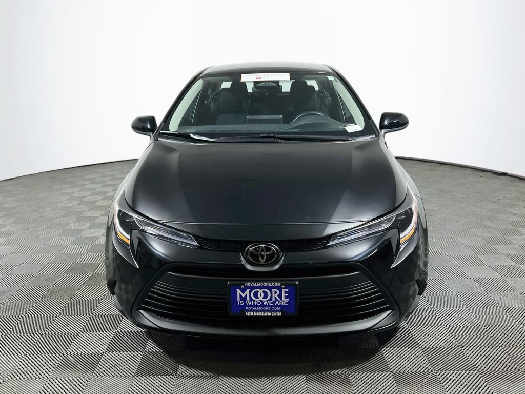 Certified 2025 Toyota Corolla LE FWD image 2