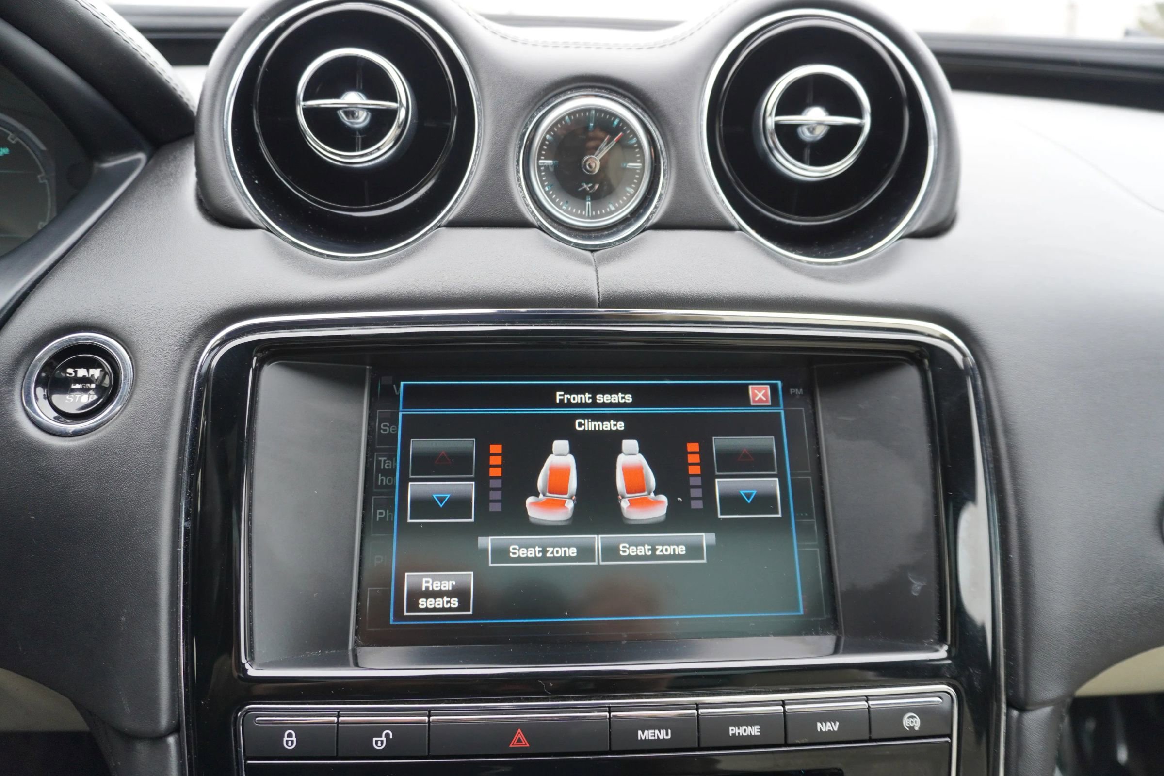 Used 2015 Jaguar XJ image 16