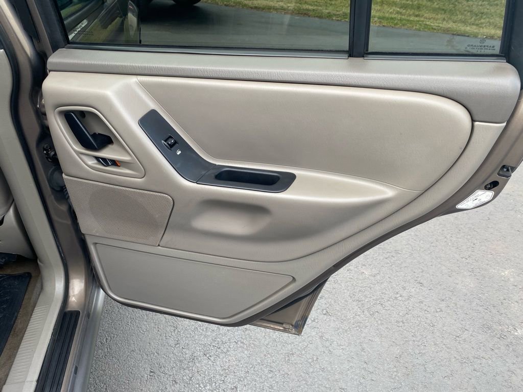 Used 2002 Jeep Grand Cherokee Laredo image 21