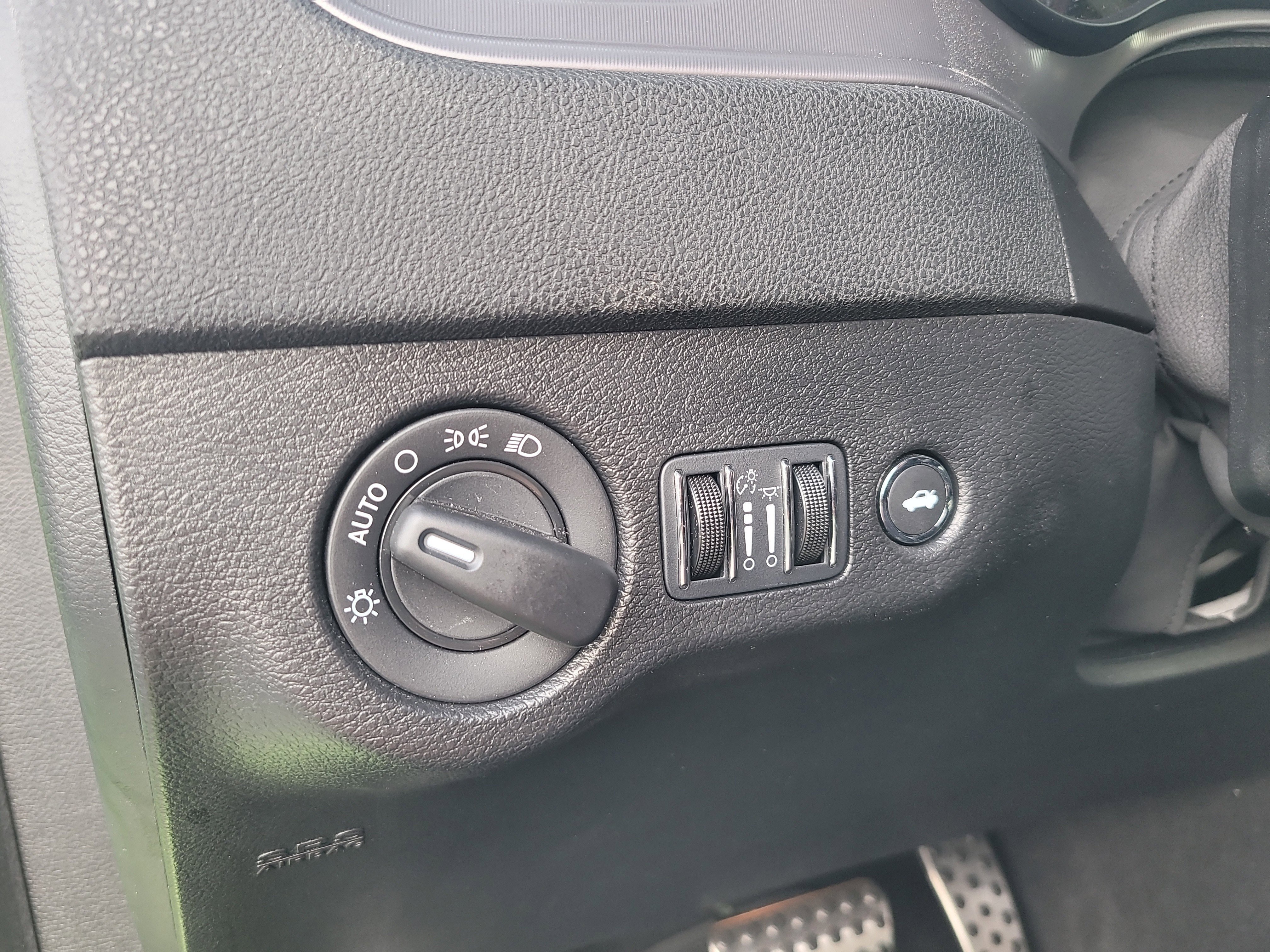 Used 2023 Dodge Charger R/T w/ Harman/Kardon Audio Group image 30