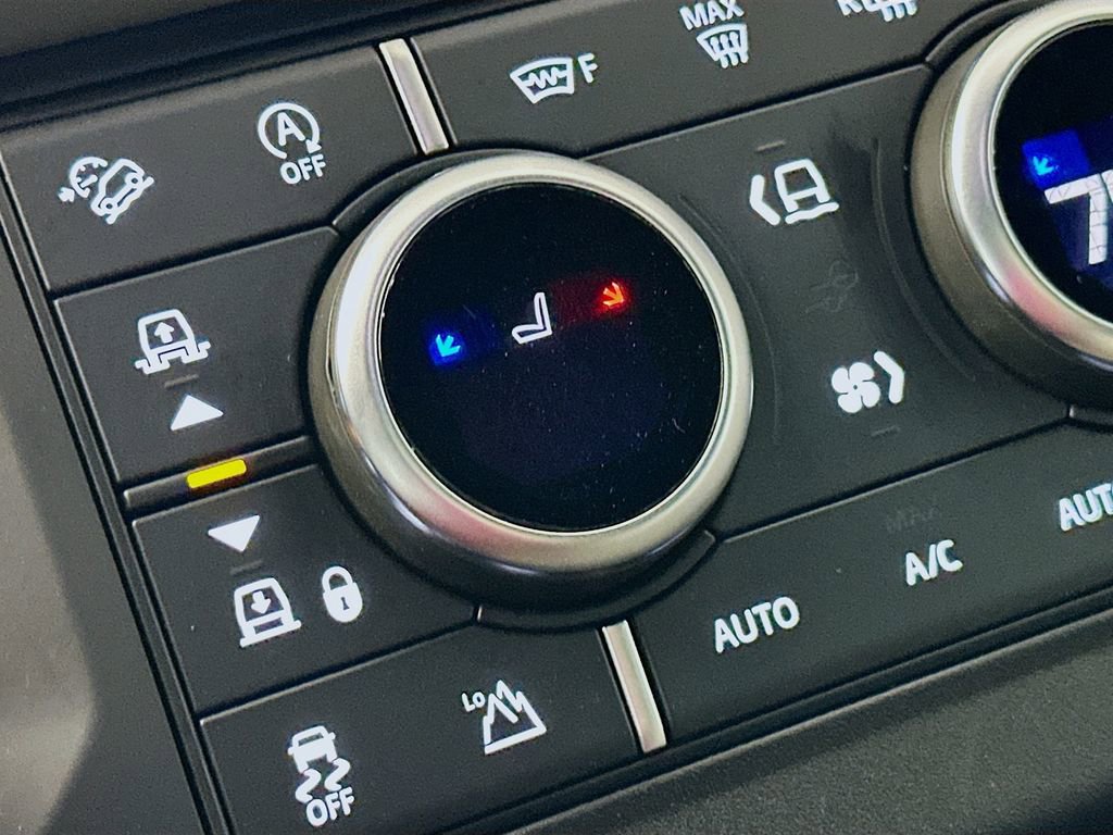 Used 2022 Land Rover Defender 110 X-Dynamic SE image 27