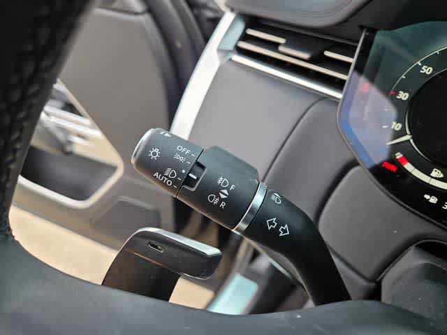 Used 2025 Land Rover Range Rover SE AWD/4WD image 28