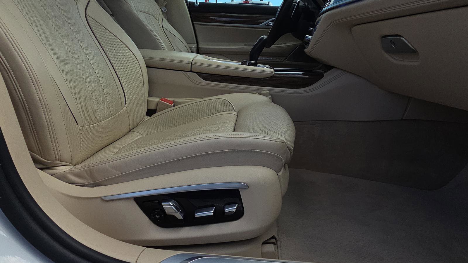 Used 2017 BMW 750i image 15