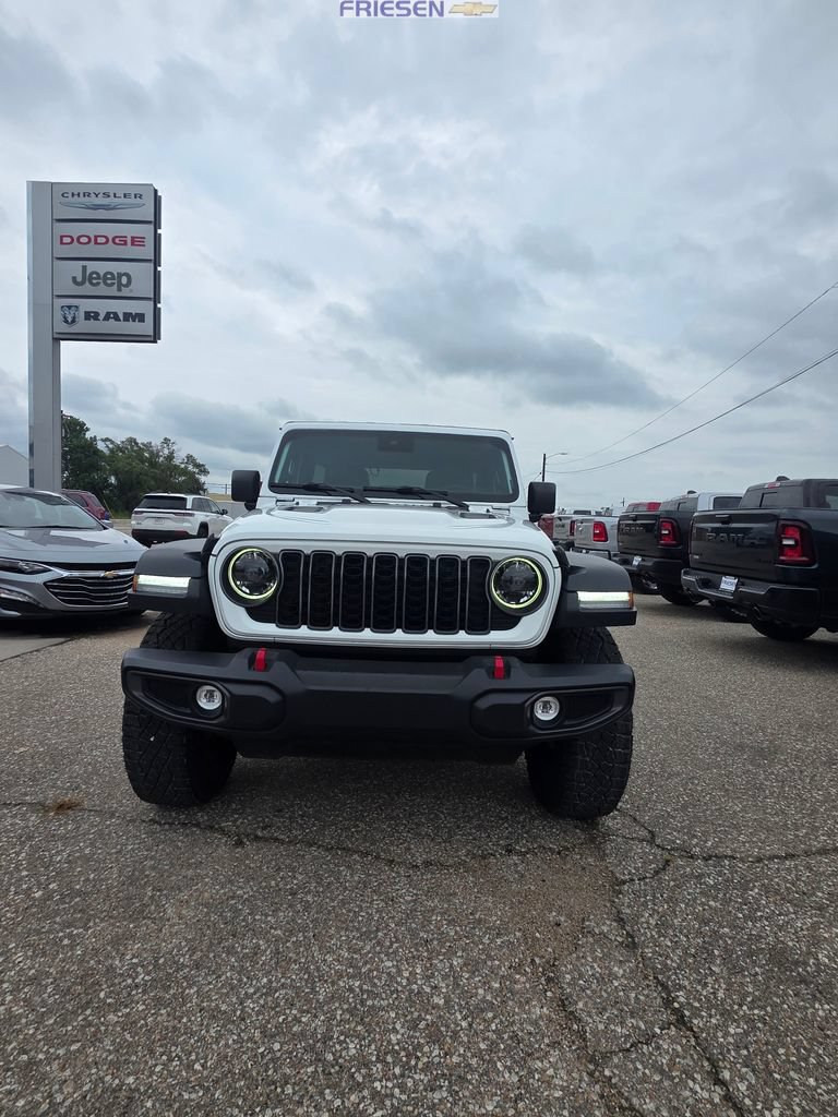 Used 2025 Jeep Wrangler Unlimited Rubicon AWD/4WD image 2