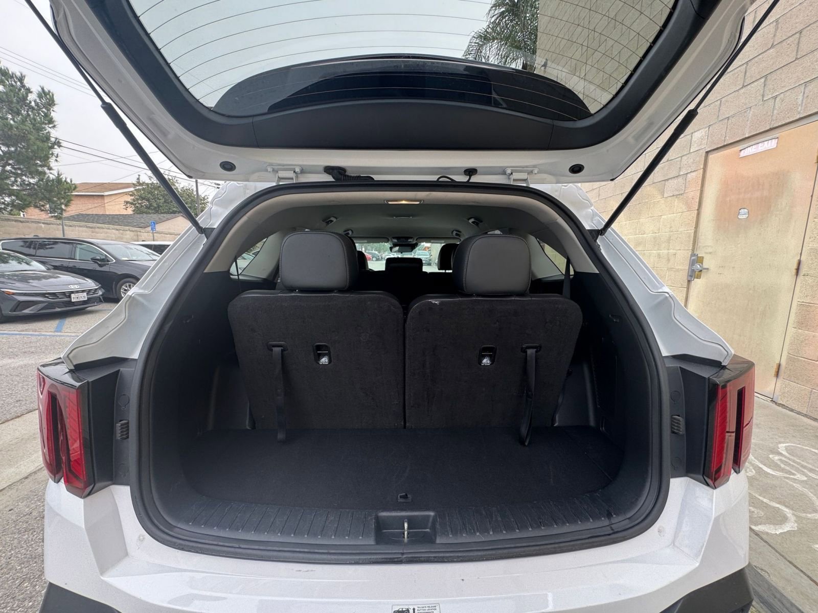 Used 2024 Kia Sorento S image 33