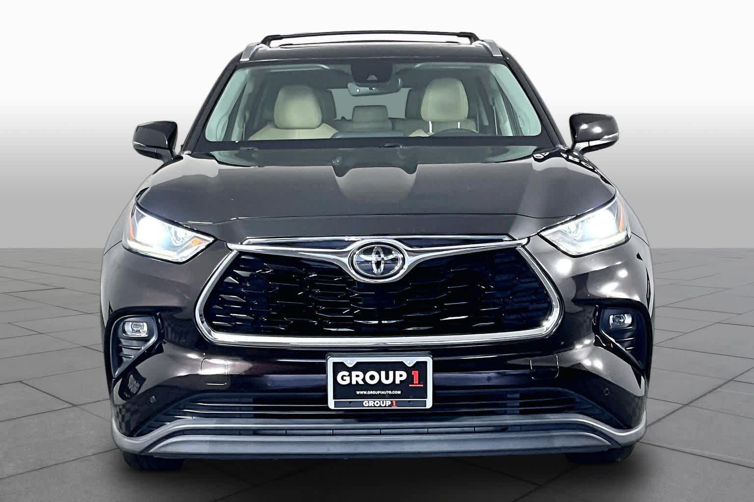 Used 2020 Toyota Highlander Limited FWD image 4