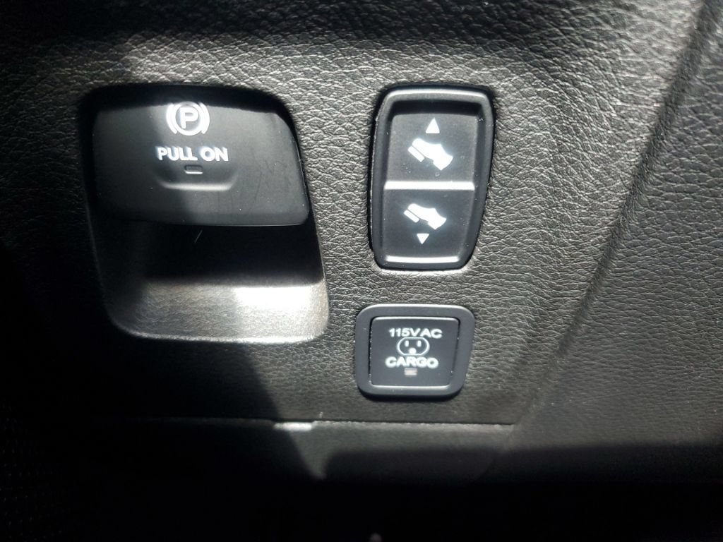 Used 2020 RAM 1500 Limited w/ Advanced Safety Group AWD/4WD image 32