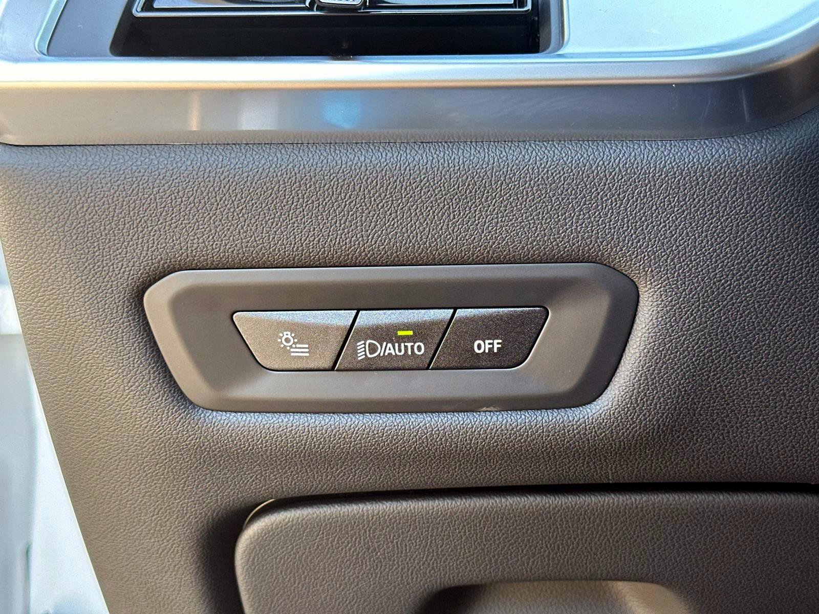 New 2026 BMW X5 xDrive50e w/ Climate Comfort Package image 29