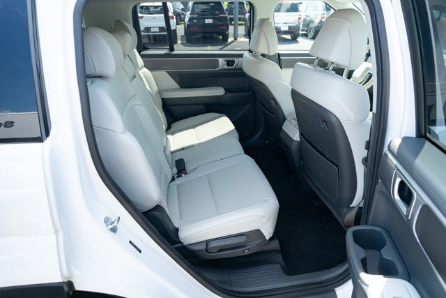 Used 2025 Hyundai Santa Fe SEL AWD/4WD image 39