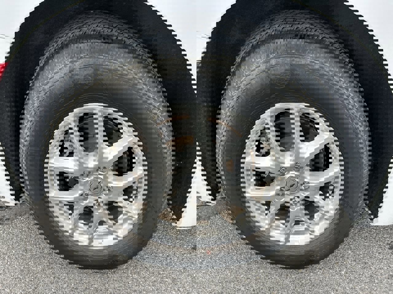 Used 2023 Chrysler Pacifica Touring-L image 9