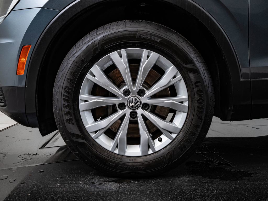 Used 2018 Volkswagen Tiguan SE AWD/4WD image 13