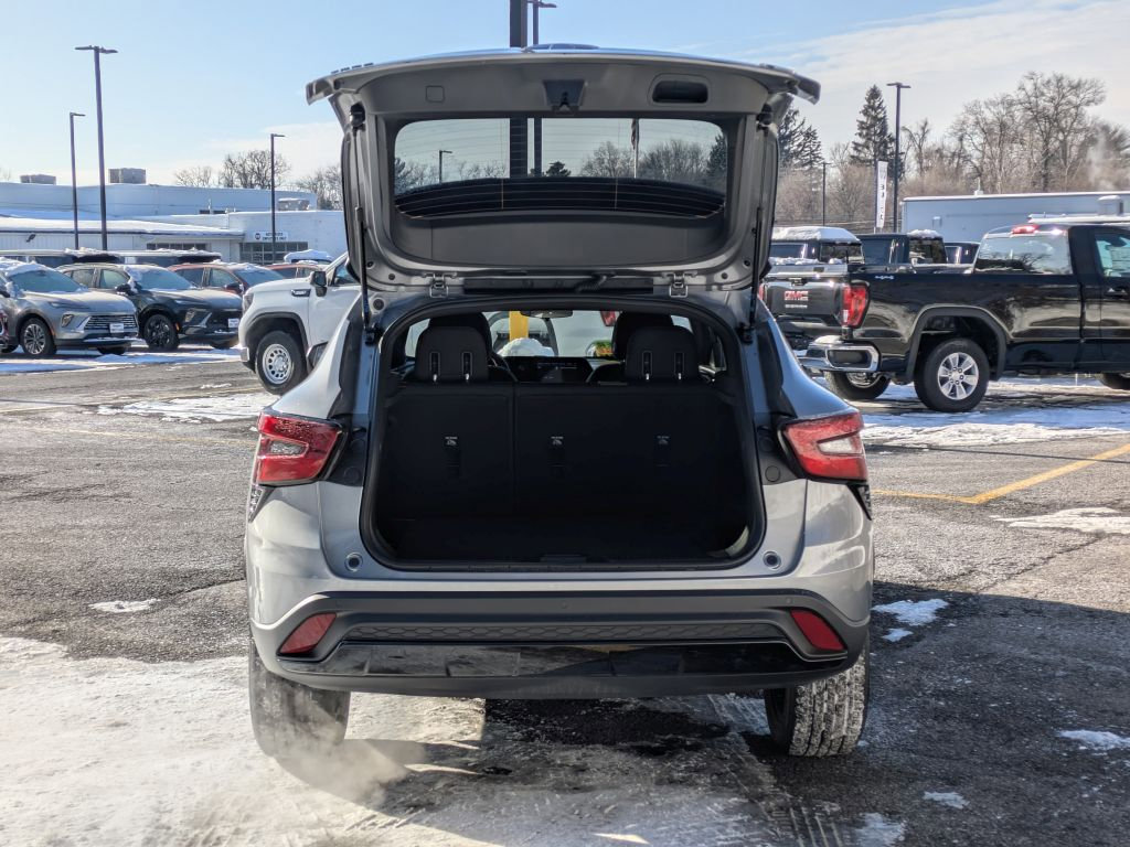 Certified 2025 Chevrolet Trax RS w/ Sunroof Package image 32