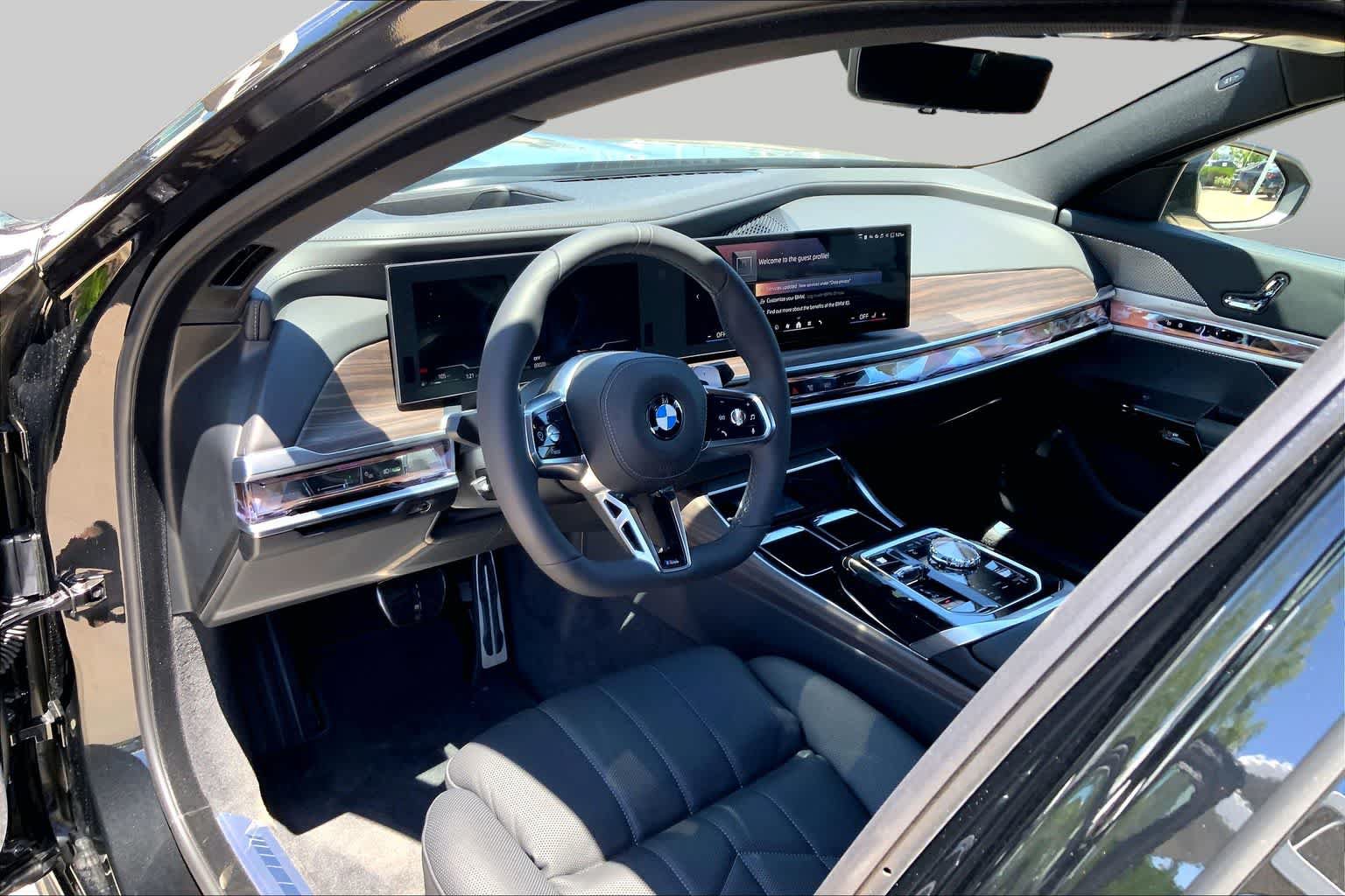 New 2026 BMW 760i xDrive w/ Luxury Rear Seating Package AWD/4WD image 8