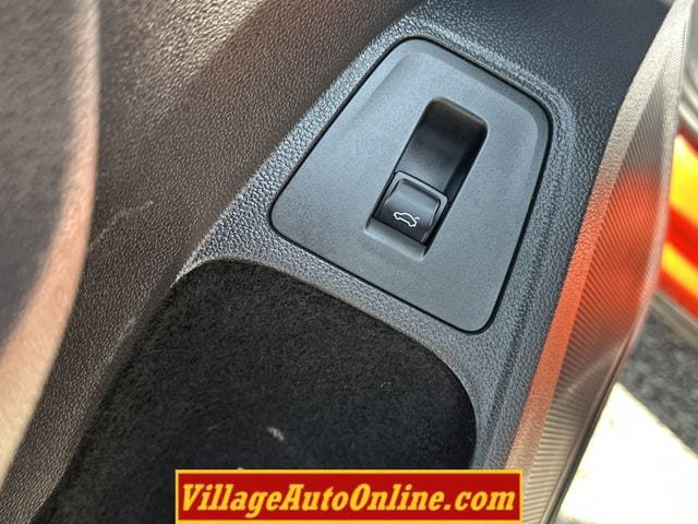 Used 2018 Volkswagen Tiguan SEL AWD/4WD image 12
