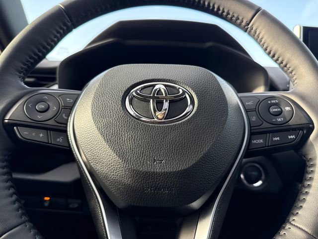 Used 2025 Toyota RAV4 SE w/ Convenience Package image 29