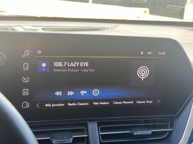 Used 2025 Chevrolet Trax LT w/ LT Convenience Package image 13