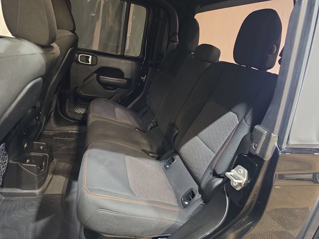 Used 2023 Jeep Gladiator Mojave AWD/4WD image 24
