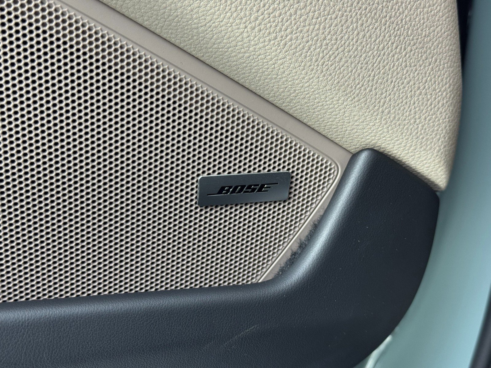 Used 2025 Porsche 911 Carrera RWD image 17