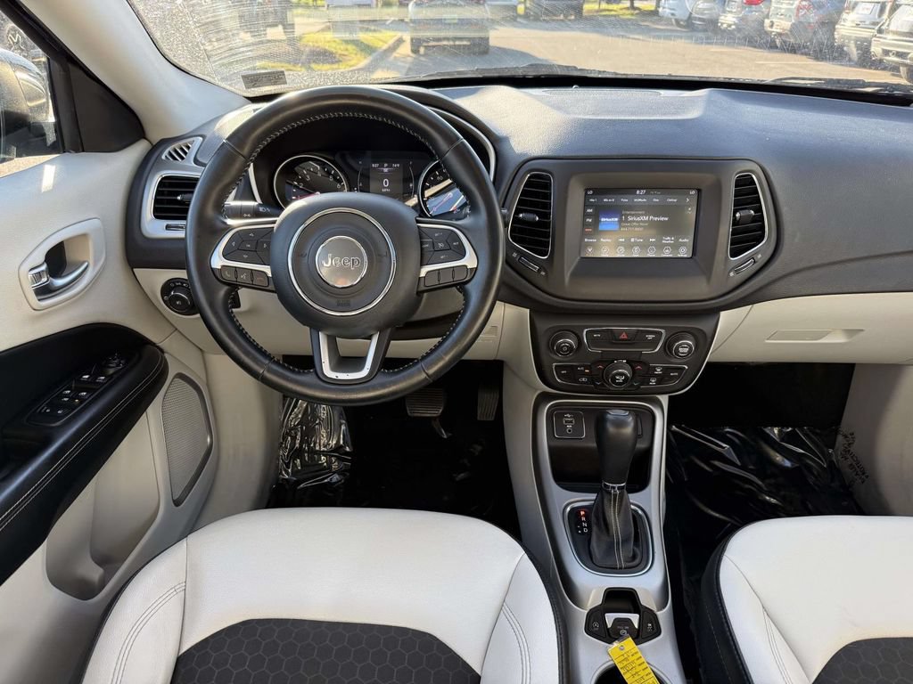 Used 2019 Jeep Compass Latitude FWD image 18