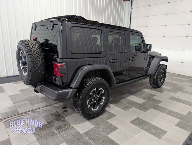Used 2025 Jeep Wrangler Unlimited Rubicon 4xe w/ Convenience Group AWD/4WD image 4