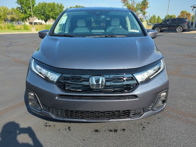New 2026 Honda Odyssey Touring image 4