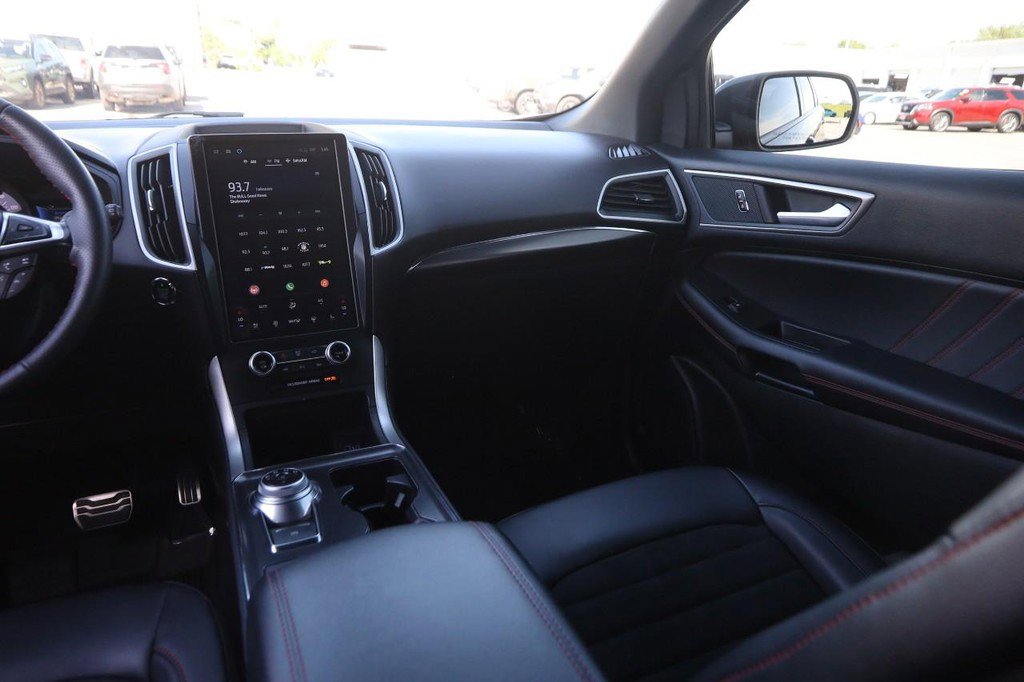 Used 2024 Ford Edge ST-Line AWD/4WD image 26