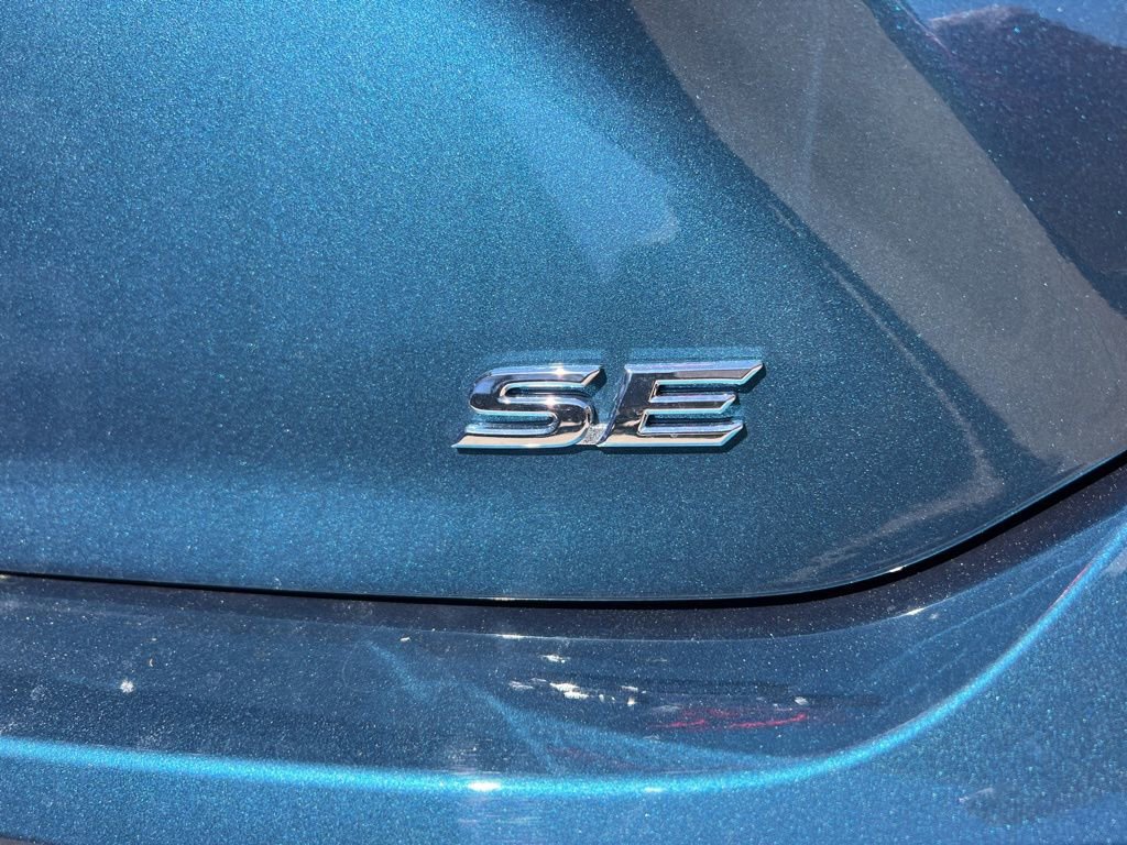 Used 2025 Toyota Camry SE image 16