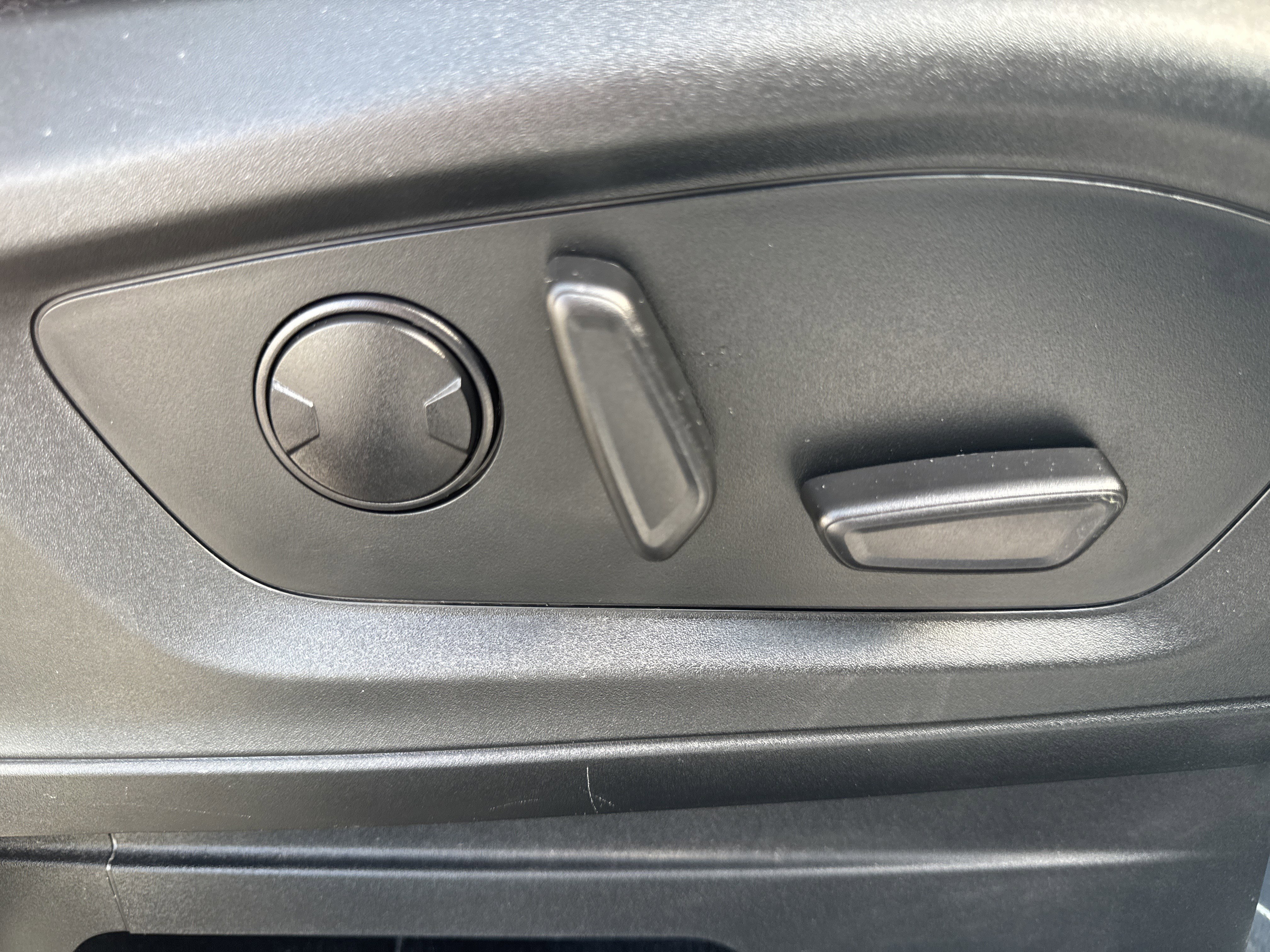 Certified 2023 Ford Explorer Limited RWD image 16