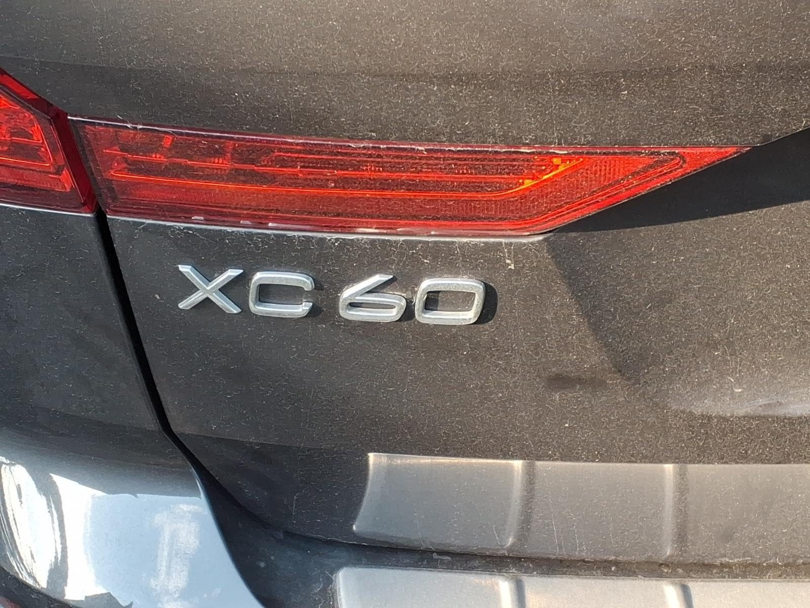 Certified 2024 Volvo XC60 T8 Ultimate w/ Protection Package Premier AWD/4WD image 9