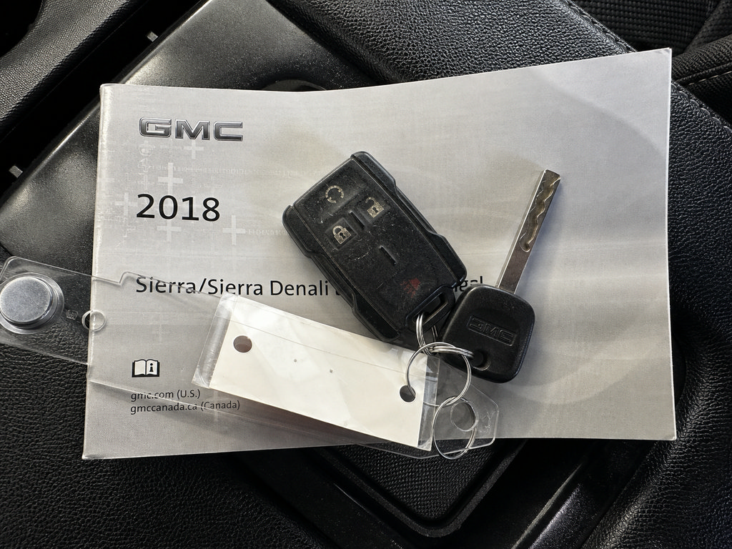 Used 2018 GMC Sierra 1500 SLE w/ SLE Value Package AWD/4WD image 9